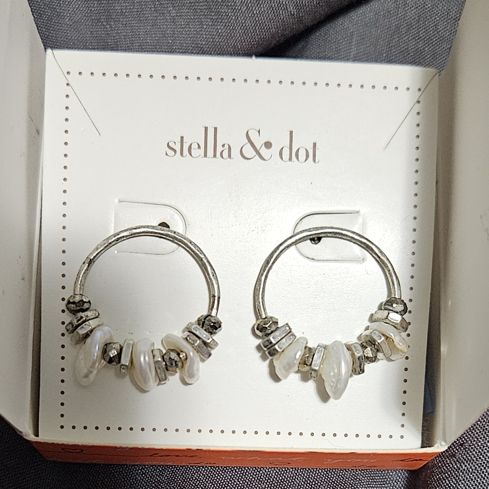 Rumi hoop studs